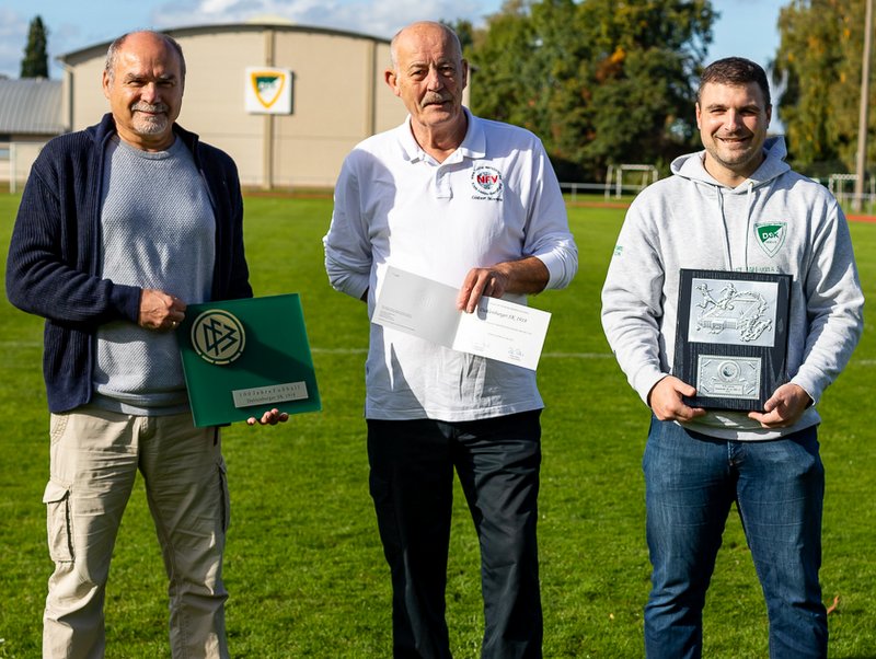 Vorsitzender Bernd Janitschek (l.) und 2. Vorsitzender Matthias Schubert sind stolz auf die Anerkennung.