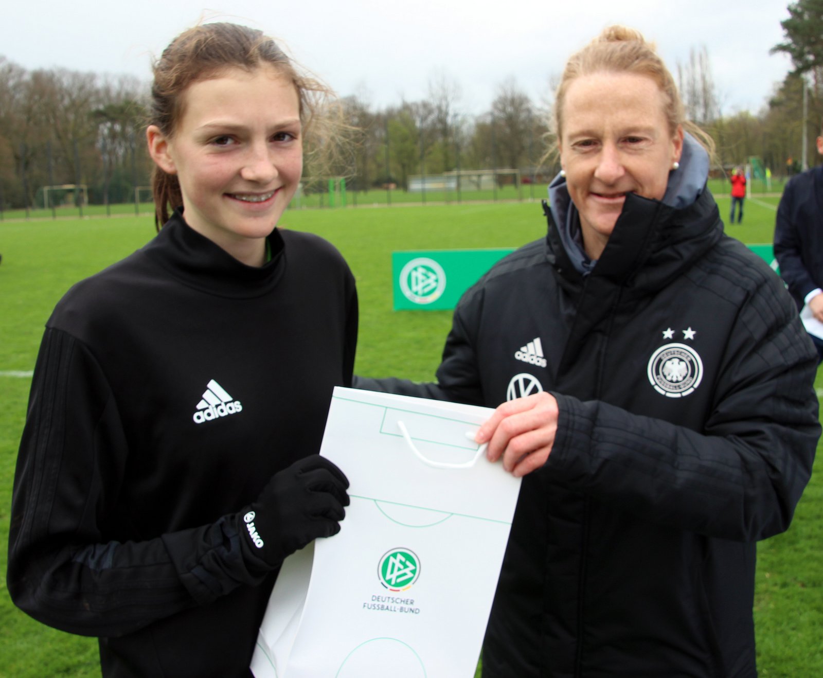 Lotta Wrede wurde von der U16-Bundestrainerin Melanie Behringer als beste Spielerin des Turniers ausgezeichnet