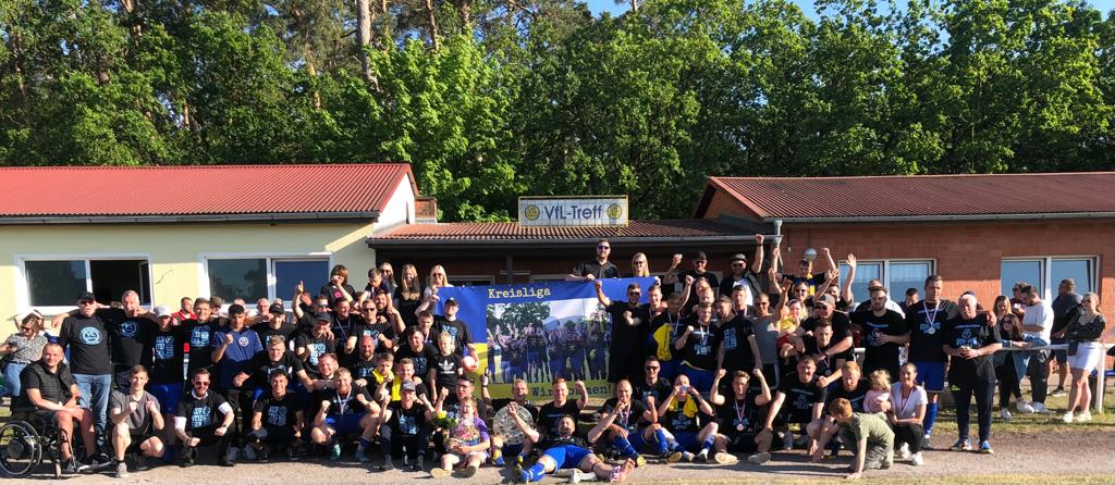 Durchmarsch für den VfL Bleckede: Nach der Meisterschaft in der 2. Kreisklasse letztes Jahr, folgte nun die Meisterschaft in der 1. Kreisklasse und der Aufstieg in die Kreisliga wo sie vor der Kreis-Fusion bereits waren.