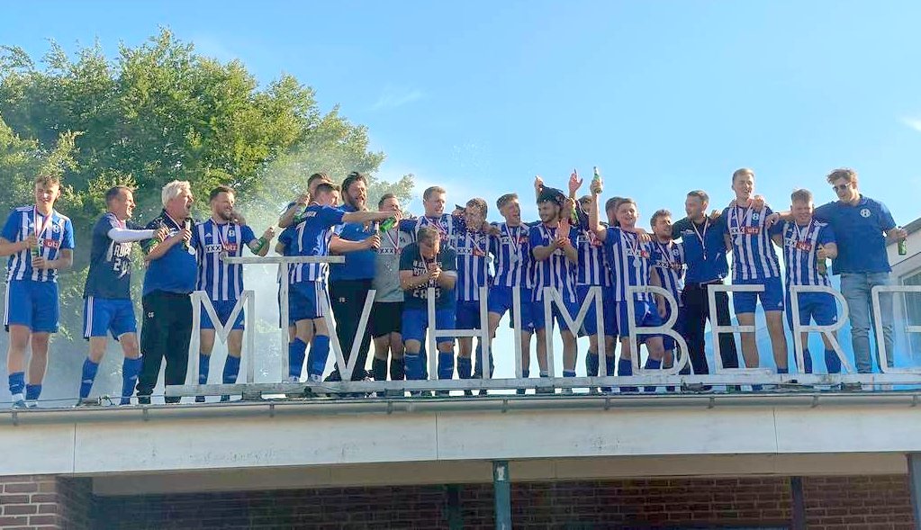 Am letzten Spieltag gab es für den MTV Himbergen ein "Endspiel" gegen Tabellenführer SV Ostedt. Mit einem 2:1 Heimsieg übernahm der MTV die Tabellenführung, die Meisterschaft in der 2. Kreisklasse Süd und den Aufstieg in die 1. Kreisklasse. Foto: priv. 