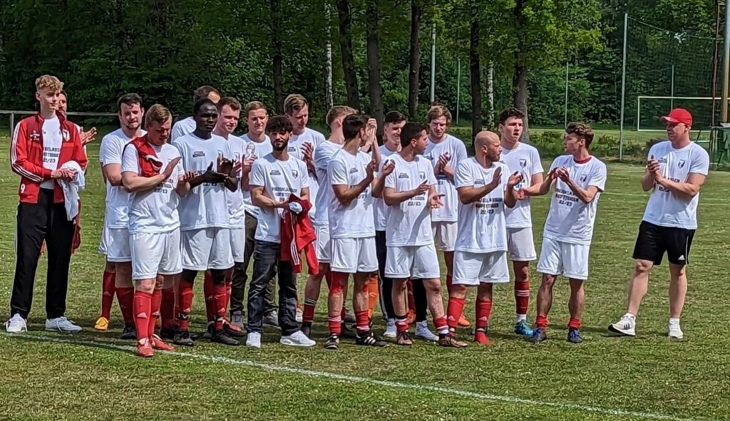 Ohne Niederlage hat das Reserveteam des FC Heidetal die Meisterschaft in der 3. Kreisklasse Nord erreicht