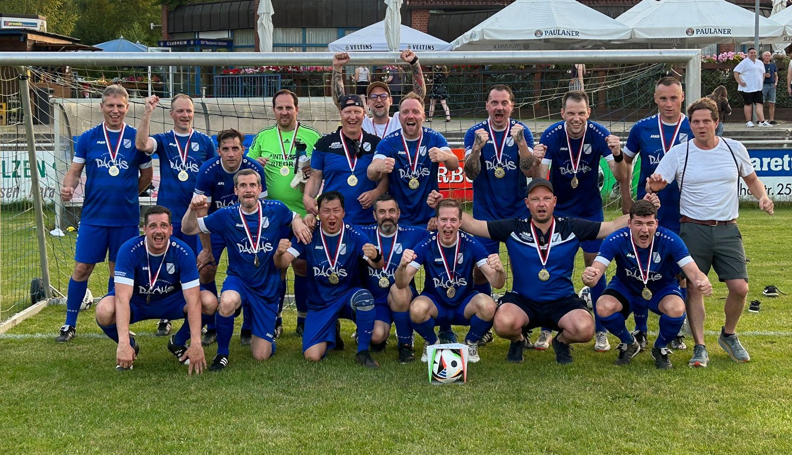 Kreismeister Ü40: TuS Barendorf. Im Finale der Staffelsieger hat der TuS der SG Wriedel/Hanstedt ein Dutzend im Teutonen Sportpark Königsberg eingeschenkt und den Regiosieger Süd nach Hause geschickt.  Foto: M. Bartmann