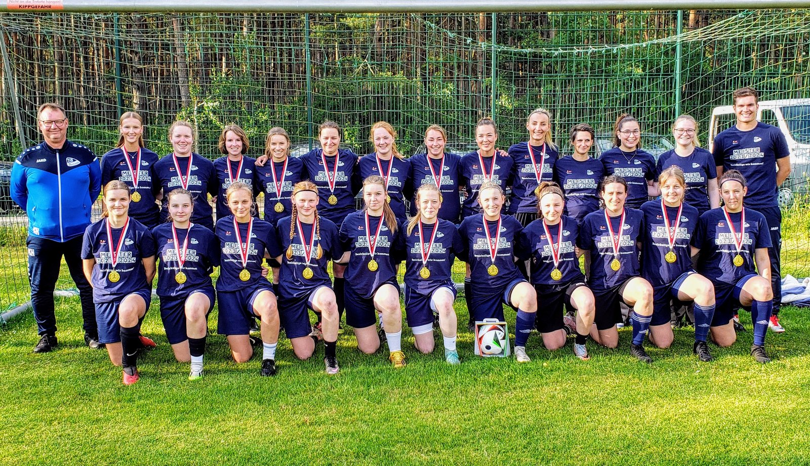 Bereits seit Mitte Mai standen die Frauen des TuS Brietlingen nach dem Sieg über Vize-Meister SG Handorf/Borstel-Sangenstedt als Kreismeister und Bezirksliga Aufsteiger fest. Einen Monat später fand jetzt die Ehrung statt.