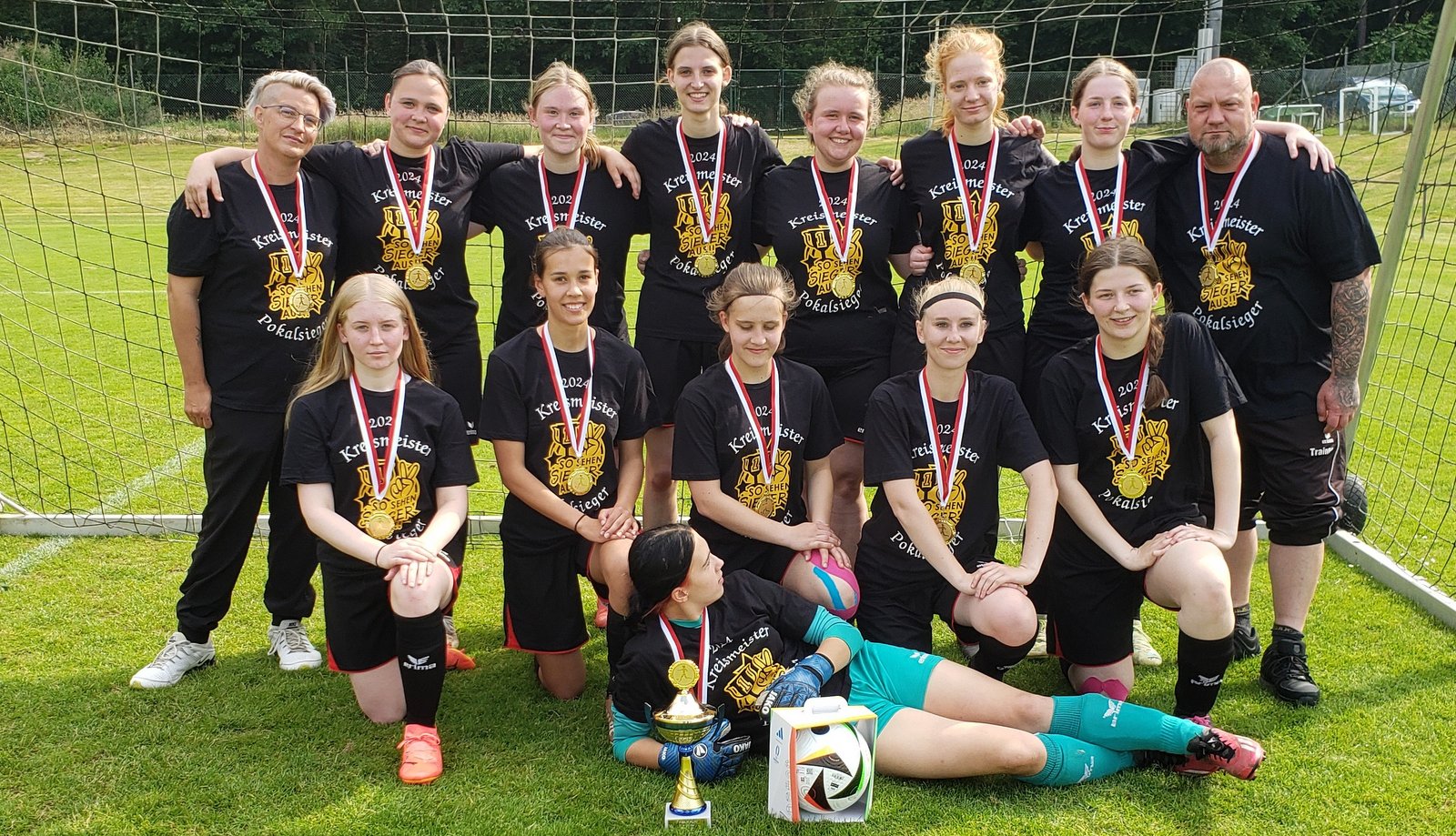 Kreispokalsieger Frauen 9er: Neben der Meisterschaft holte die SG Suhlenburg/Soltendiek auch den Pokal und somit das Double.
