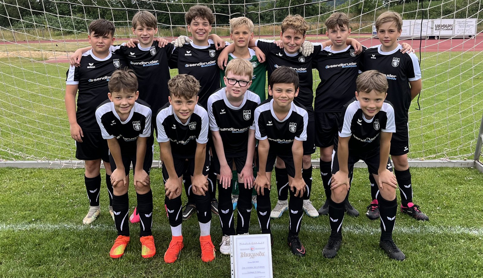 Die U12-Junioren des Lüneburger SK Hansa sicherten sich den Staffelsieg der 1. Kreisklasse Nord mit 9 von 10 Siegen und nur 4 Gegentoren.