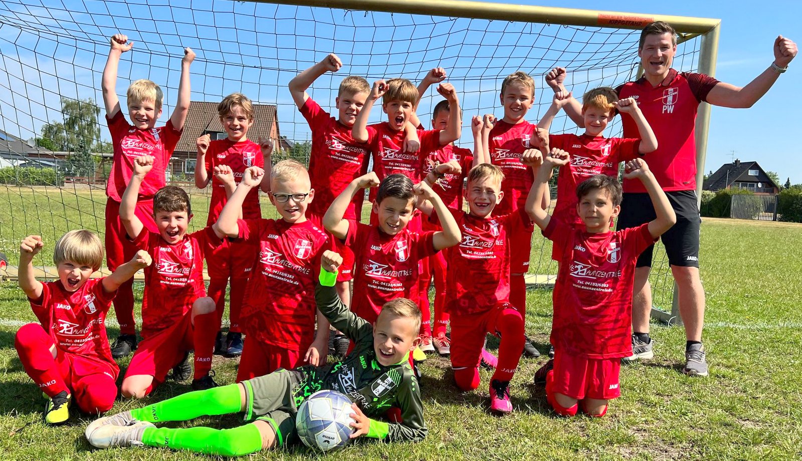Staffelsieger der 2. Kreisklasse sind die U9-Junioren der JSG Roddau mit 9 von 10 Siegen bei 50 Toren geworden.
