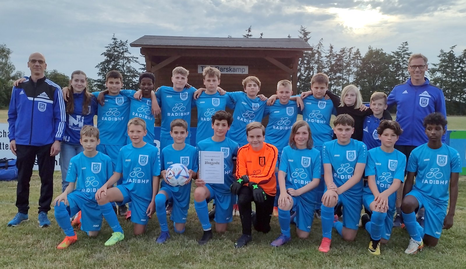 Auch wenn das letzte Spiel torlos blieb, mit sieben Punkten Vorsprung gingen die U13-Junioren des TuS Barskamp als Sieger der 2. Kreisklasse hervor.