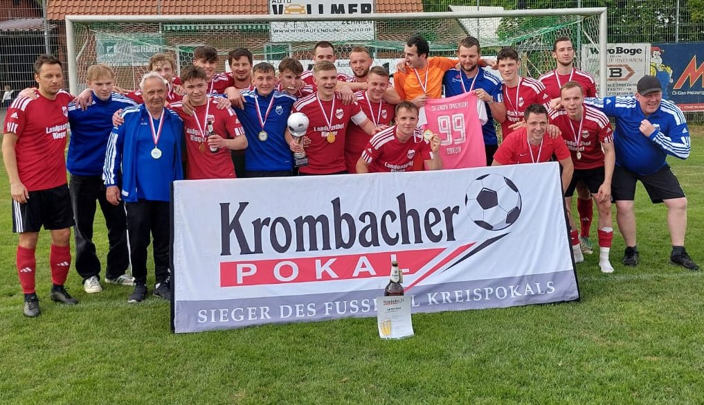 Nach acht Jahren holt der SV Lemgow-Dangenstorf den Pokal wieder ins Wendland zum SV durch ein 2:1 Sieg über Lüneburger SK Hansa II.