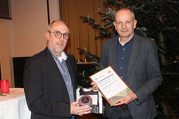 vlnr. NFV Kreis Vorsitzender Markus Schenke und der Ehrenamtspreisträger Uwe Dankenbring
